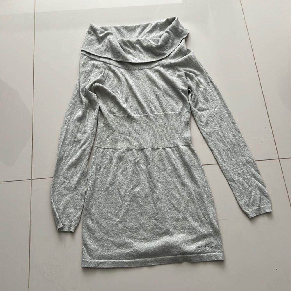 Cute a little sparkly dress that is L but is more like M or S
